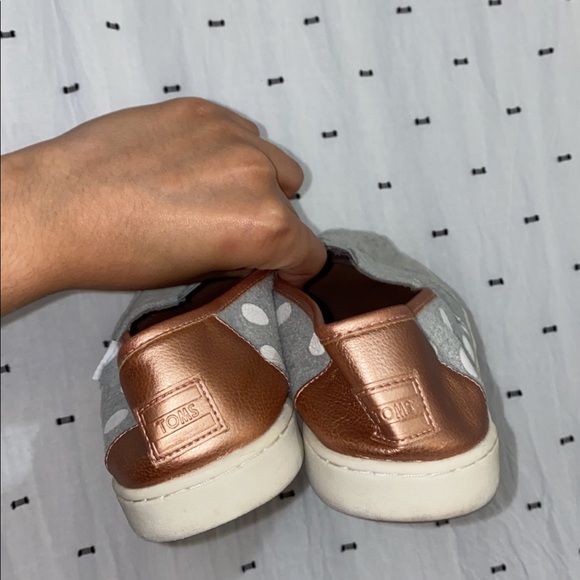 Toms - Picture 3 of 4